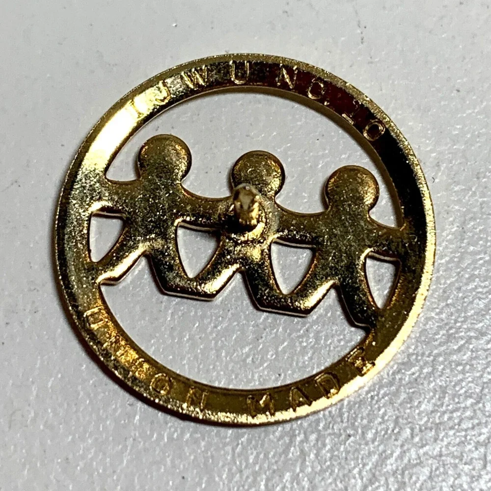 UNION MADE UNITED WAY 3 PEOPLE HOLDING HANDS LAPEL PIN-Vintage